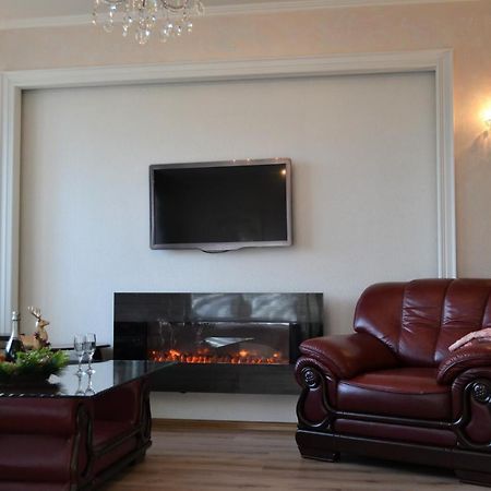 Hotel Aquarius Chornomorsk Exterior foto