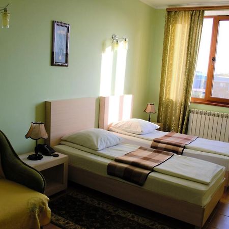Hotel Aquarius Chornomorsk Exterior foto