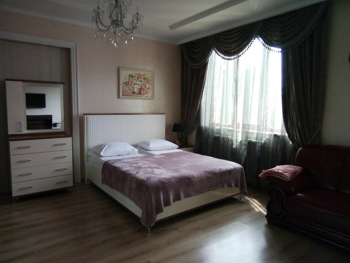 Hotel Aquarius Chornomorsk Exterior foto