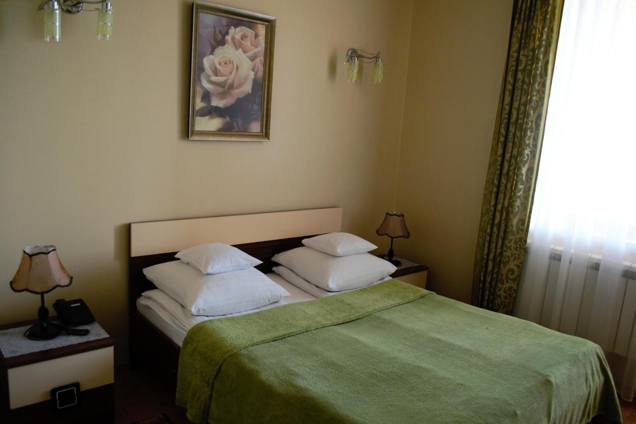 Hotel Aquarius Chornomorsk Exterior foto